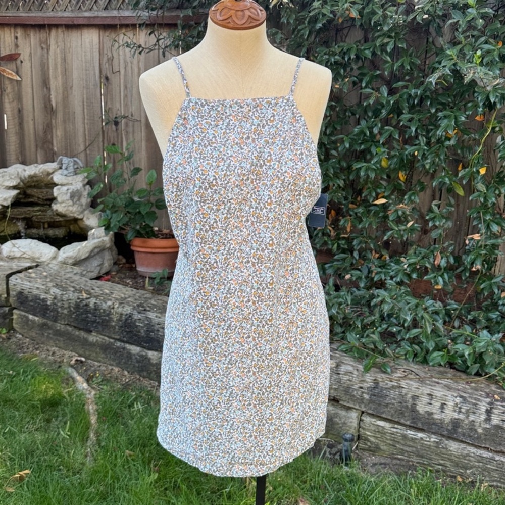 Abercrombie & Fitch Open Back Slip Mini
Floral Dress - Picture 2 of 11